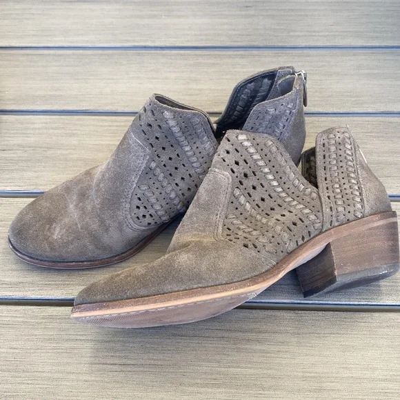 Vince Camuto booties - Picture 3 of 5